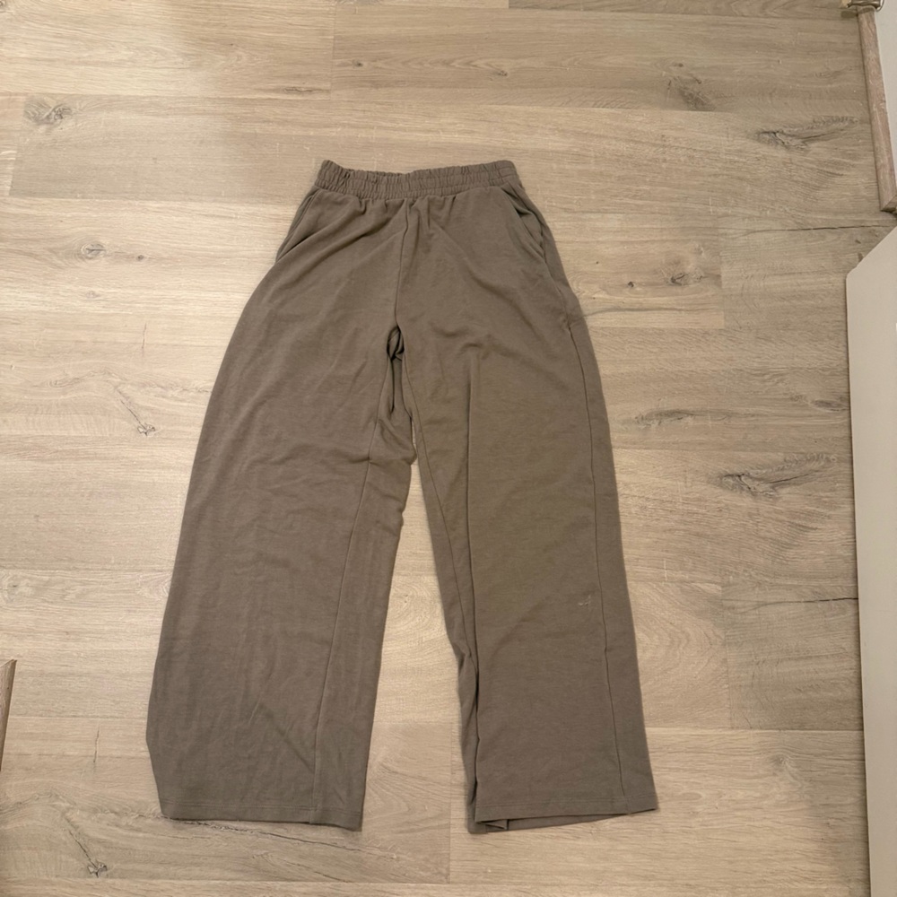 Abercrombie and Fitch Lounge Brushed Wide Leg Sweatpant XS